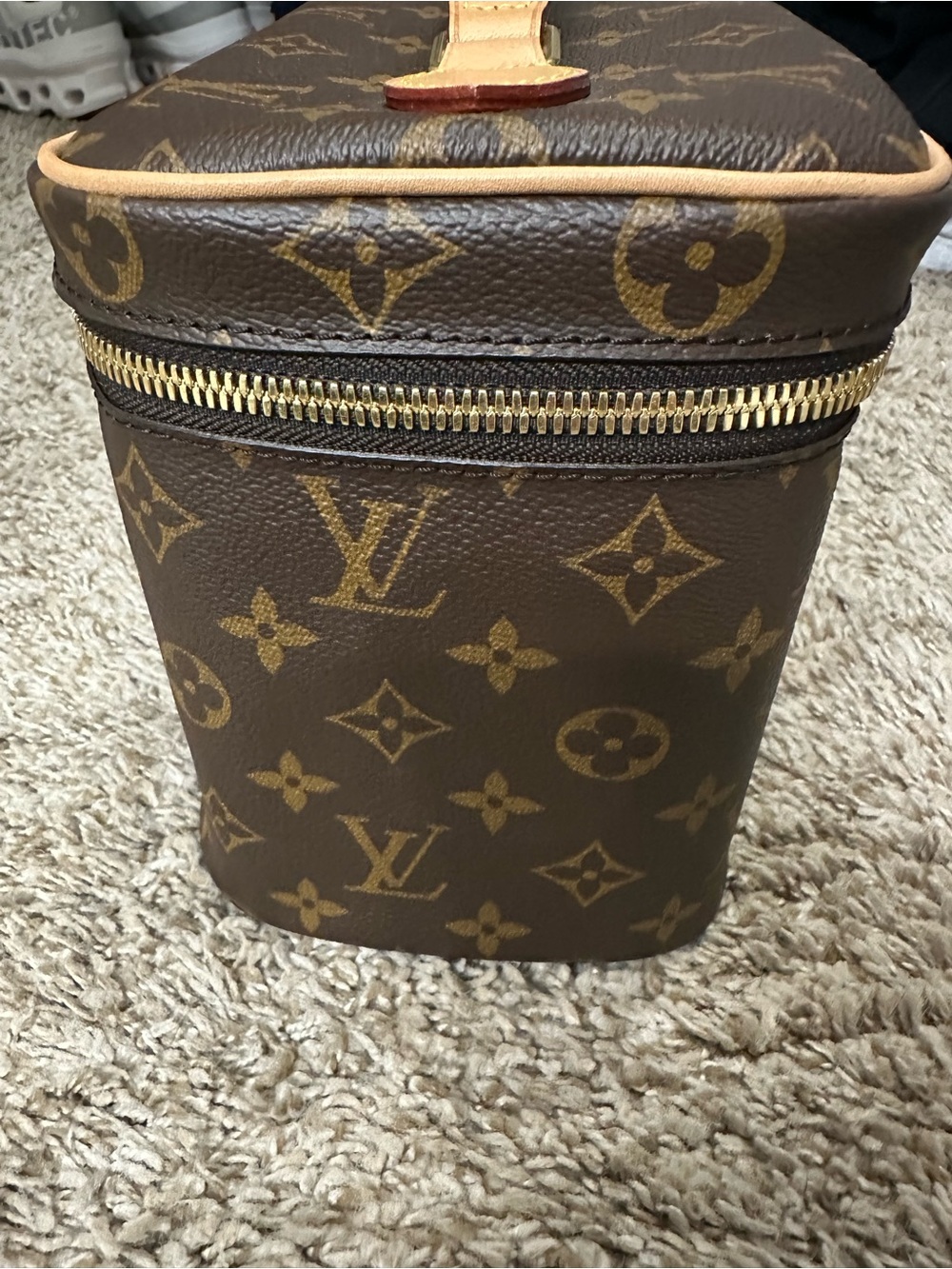 Louis Vuitton Monogram Canvas Vanity Case with Gold Hardware - Picture 2 of 16